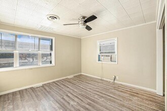 3512 Dodge St in Omaha, NE - Building Photo - Building Photo