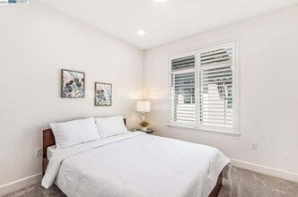 5559 Martinelli Way in Dublin, CA - Building Photo - Building Photo