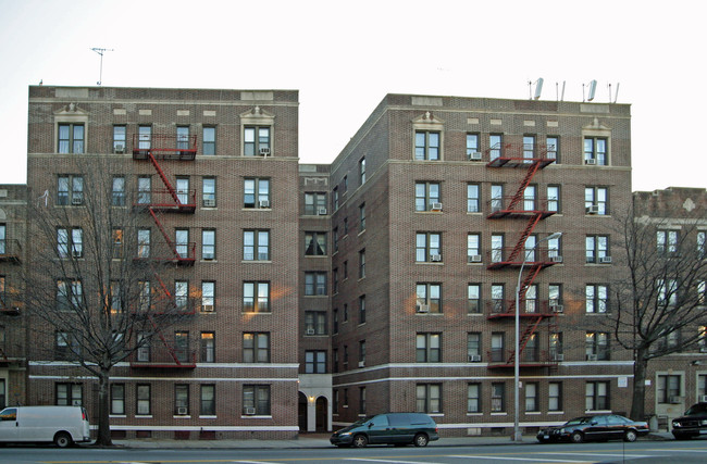 1521 Ocean Ave in Brooklyn, NY - Foto de edificio - Building Photo