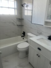 2371 NW 61st St in Miami, FL - Building Photo - Building Photo