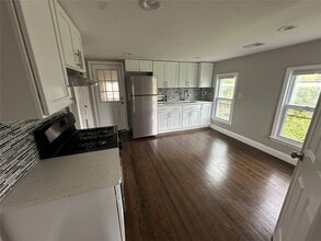 62 1/2 Dickinson St in Binghamton, NY - Building Photo - Building Photo