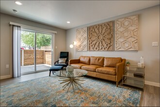 3328 Cedarplaza Ln in Dallas, TX - Building Photo - Building Photo