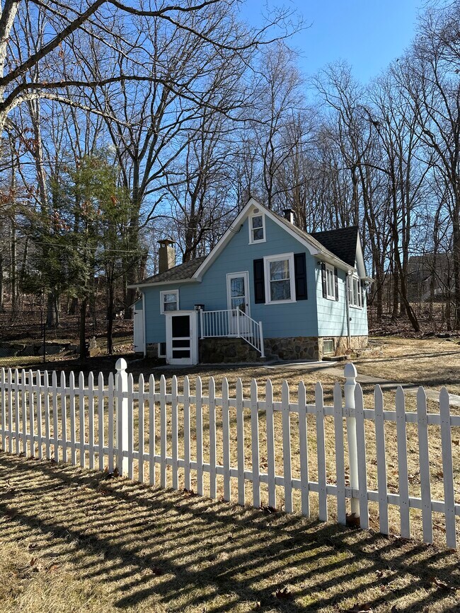 22 N Cape Trl Rentals in Rockaway, NJ