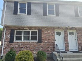 278 Ware St in Mansfield, MA - Building Photo