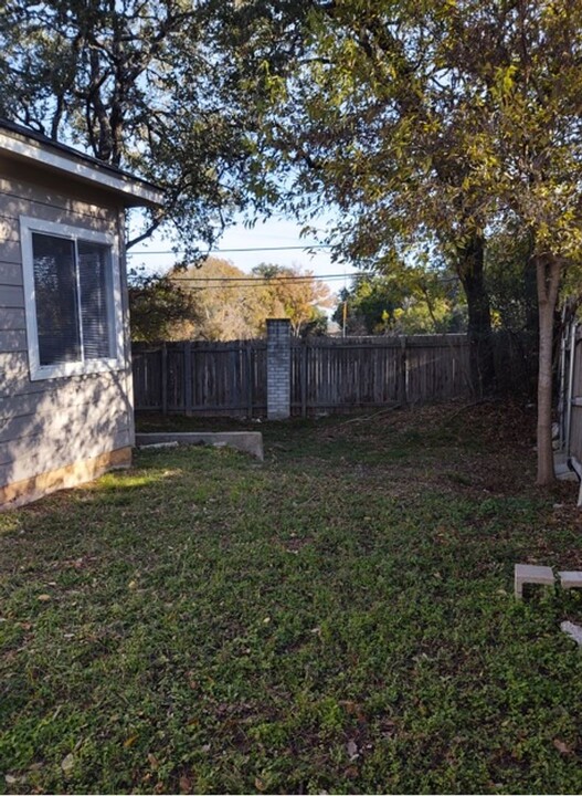 801-803-803 Sagewood Trail in San Marcos, TX - Building Photo