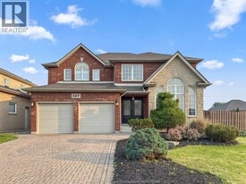 157 Rockhaven Dr in Windsor, ON - Building Photo