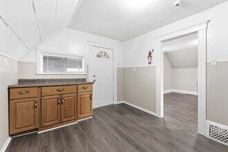 332 Goddard Rd in Wyandotte, MI - Building Photo - Building Photo