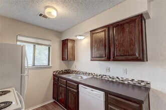 209 W Trinity St in Forney, TX - Building Photo - Building Photo