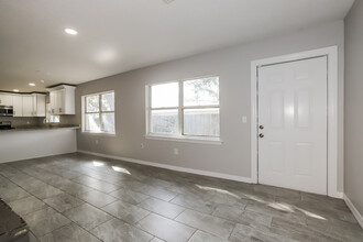 2017 Hallmark Ct in Lakeland, FL - Building Photo - Building Photo