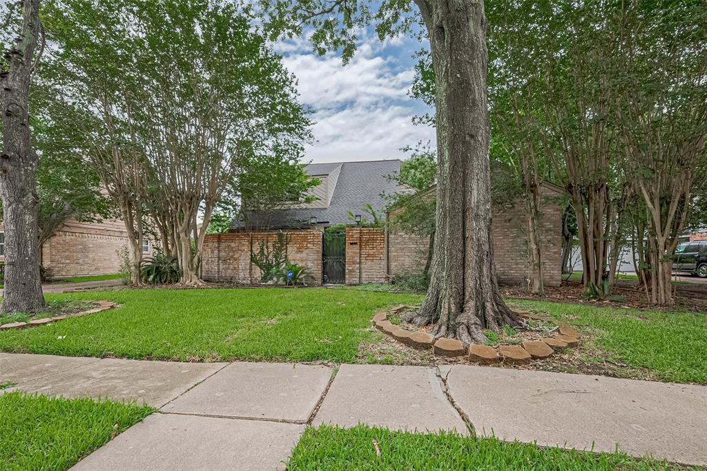 2107 Shadowbriar Dr in Houston, TX - Building Photo