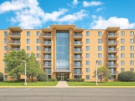 1727 W Crystal Ln in Mount Prospect, IL - Building Photo