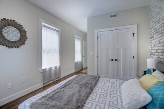 50 Border St, Unit #1 in Boston, MA - Building Photo - Building Photo