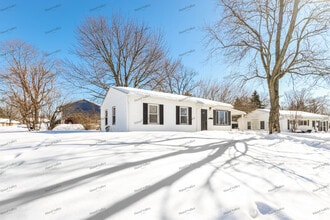 114 Millard Dr in Franklin, OH - Building Photo - Building Photo