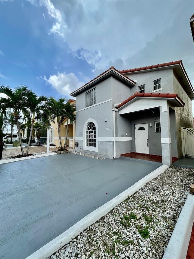 7211 W 24th Ave in Hialeah Gardens, FL - Building Photo - Building Photo