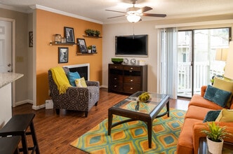 The Abbey At Inverness in Birmingham, AL - Foto de edificio - Interior Photo