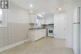 4036 Dunmow Crescent in Mississauga, ON - Building Photo - Building Photo