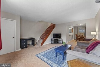 537 E Basin St in Norristown, PA - Building Photo - Building Photo