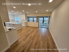 1018 Spindle Palm Way in Apollo Beach, FL - Building Photo - Building Photo