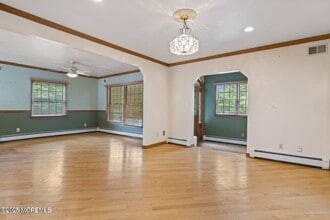 39 Market St in Red Bank, NJ - Building Photo - Building Photo