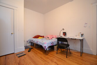 27 Saint Lukes Rd, Unit 1 in Boston, MA - Building Photo - Building Photo