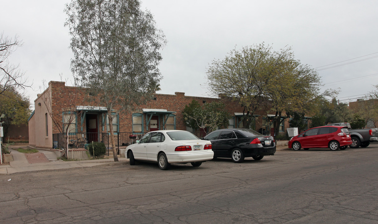 735 E 10th St in Tucson, AZ - Building Photo