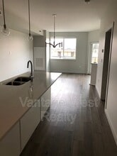 3638-3638 Mission Springs Dr in Kelowna, BC - Building Photo - Building Photo