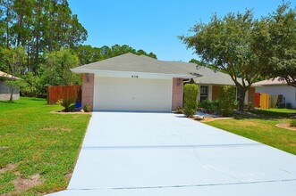 159 Point Pleasant Dr in Palm Coast, FL - Foto de edificio - Building Photo