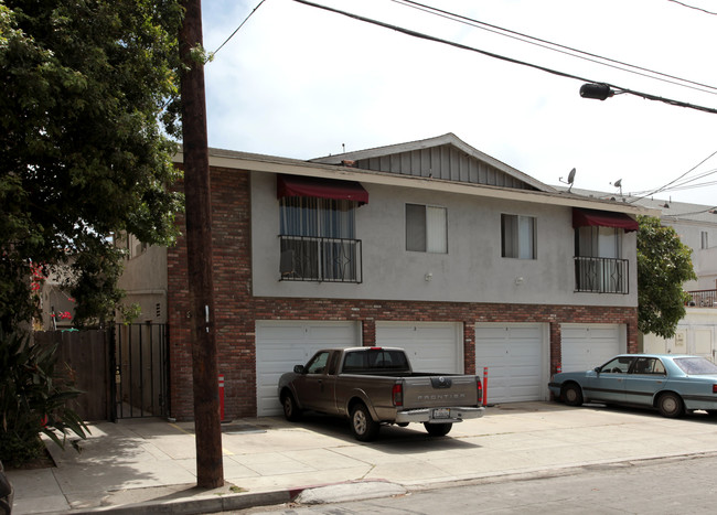 2020 E Bermuda St in Long Beach, CA - Foto de edificio - Building Photo