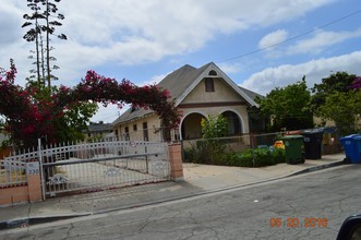 332 S Arizona Ave in East Los Angeles, CA - Building Photo - Building Photo