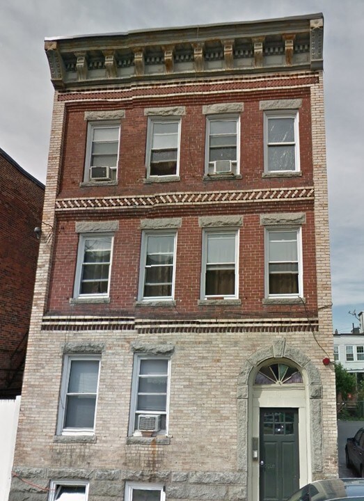 64 Lubec St in East Boston, MA - Building Photo