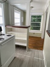 307 NW 15th Ter, Unit upstairs in Gainesville, FL - Foto de edificio - Building Photo