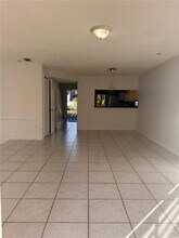 8454 NW 8th St in Miami, FL - Building Photo - Building Photo