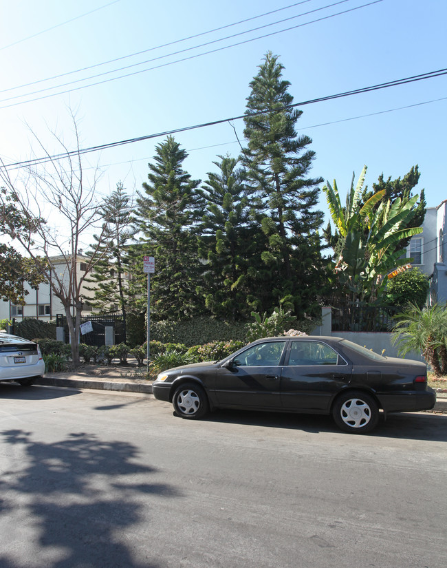 1233 N Ardmore Ave in Los Angeles, CA - Building Photo - Building Photo