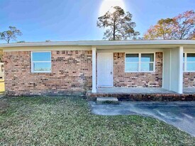 9553 Lillian Hwy in Pensacola, FL - Building Photo