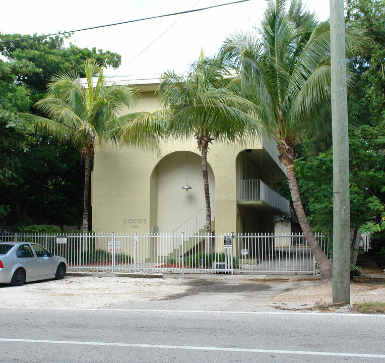 3184 SW 27th Ave in Miami, FL - Foto de edificio