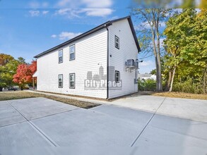 2809 E Riverside Dr in Indianapolis, IN - Building Photo - Building Photo