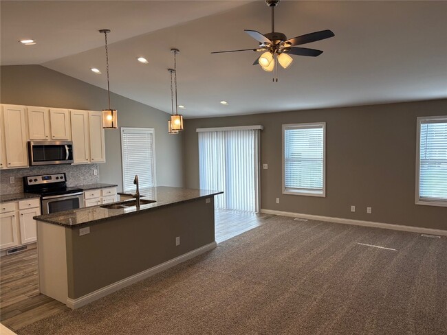 22 Tennis Ct in Foristell, MO - Building Photo - Building Photo