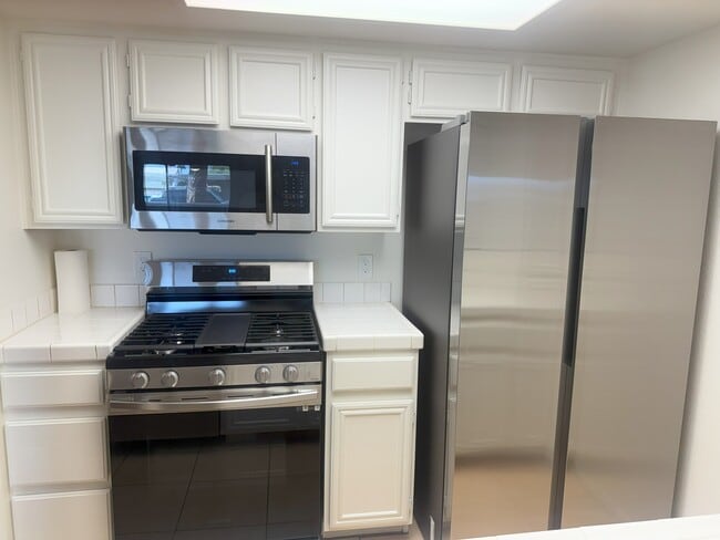 1901 Mountain Hills Ct in Las Vegas, NV - Building Photo - Building Photo