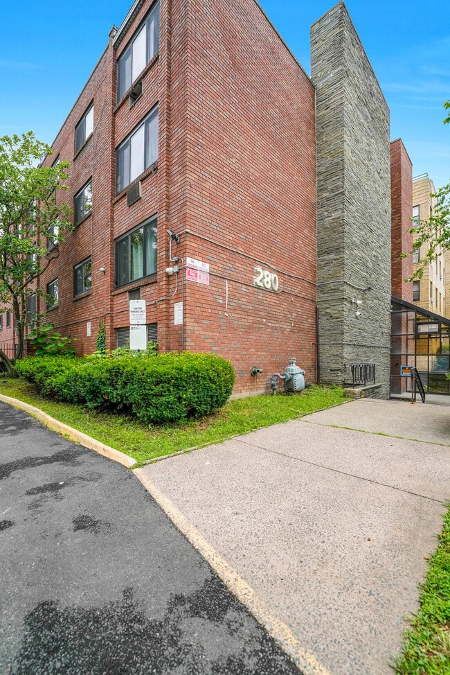 280 Collins St in Hartford, CT - Foto de edificio - Building Photo