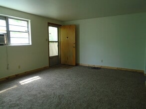 2110 Elm Ln in Manhattan, KS - Building Photo - Building Photo