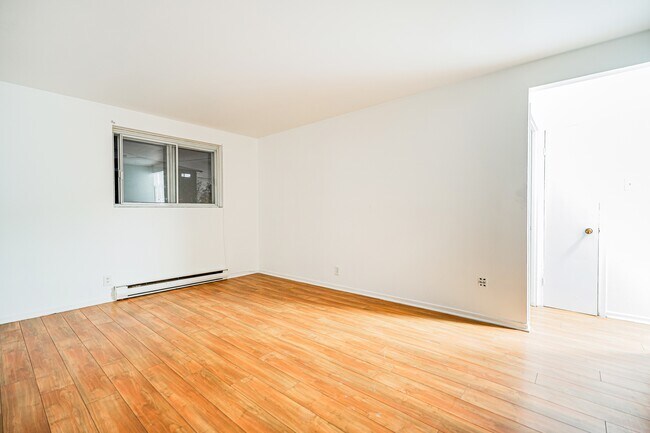 2601 Chem. d'Oka in Deux-montagnes, QC - Building Photo - Building Photo