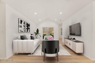 606 Cypress Ln in East Brunswick, NJ - Building Photo - Building Photo