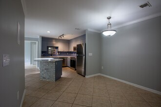 3591 Kernan Blvd S in Jacksonville, FL - Foto de edificio - Building Photo