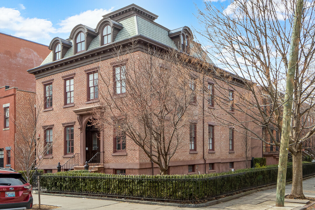 The Mansion in Jersey City, NJ - Building Photo