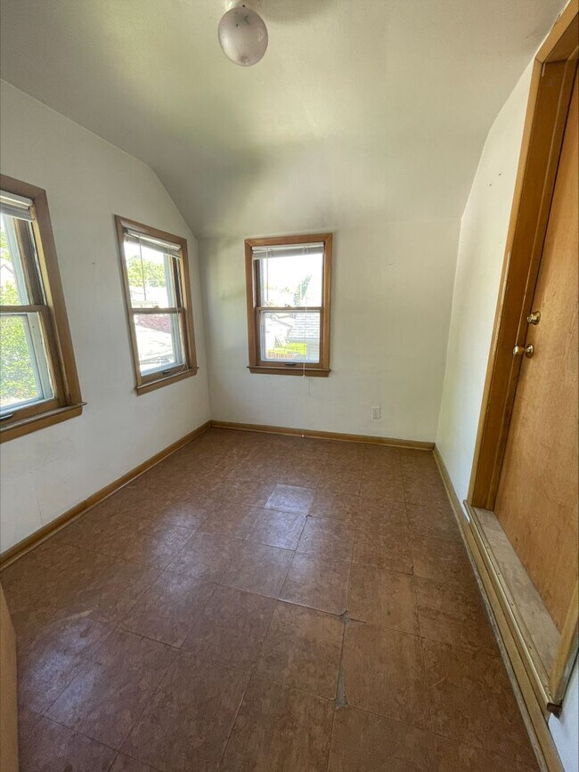 3257 N Bremen St in Milwaukee, WI - Building Photo - Building Photo