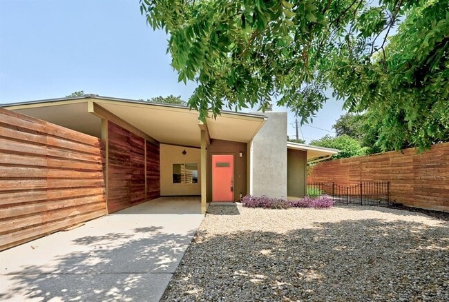 2115 Ann Arbor Ave in Austin, TX - Building Photo - Building Photo