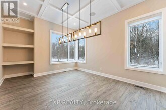 1961 Cedarlakes Way in Ottawa, ON - Building Photo - Building Photo