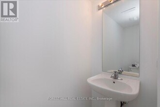 111 Marina Village Dr in Georgian Bay, ON - Building Photo - Building Photo