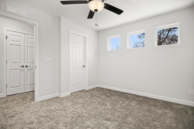 2273 E 100th St, Unit 2273 E 100th Street in Cleveland, OH - Foto de edificio - Building Photo