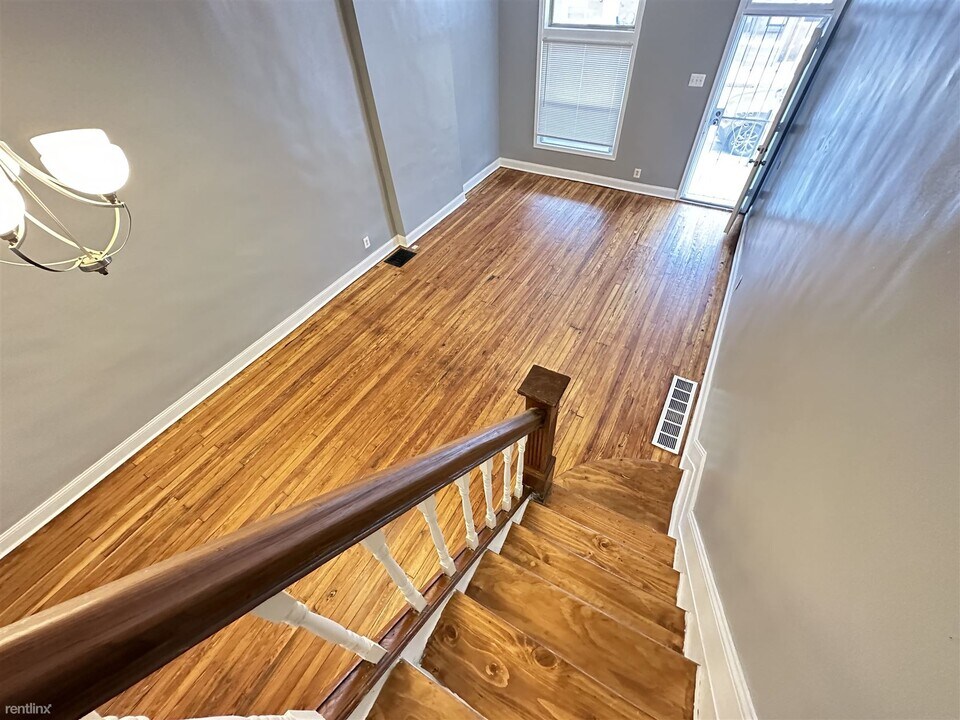 2000 Cliftwood Ave Photo